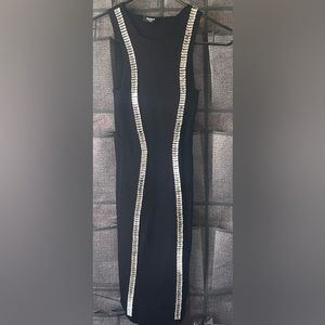 I am selling a beautiful balmain dress